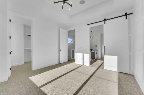 452 22 Avenue Ne, Calgary, AB - Indoor Photo Showing Other Room