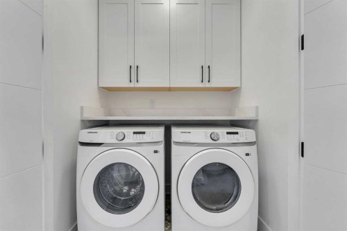 452 22 Avenue Ne, Calgary, AB - Indoor Photo Showing Laundry Room