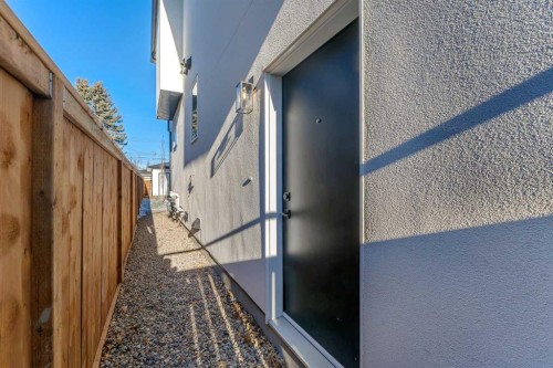 452 22 Avenue Ne, Calgary, AB - Outdoor