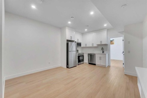 452 22 Avenue Ne, Calgary, AB - Indoor Photo Showing Kitchen With Stainless Steel Kitchen