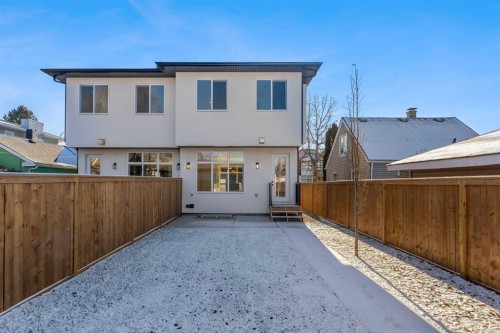 452 22 Avenue Ne, Calgary, AB - Outdoor With Exterior