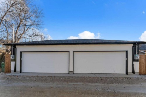 452 22 Avenue Ne, Calgary, AB - Outdoor