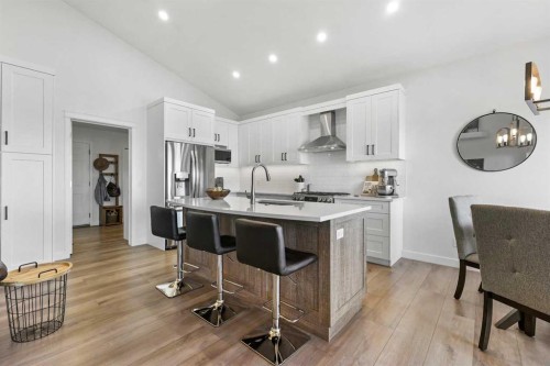 100 Hillcrest Boulevard, Strathmore, AB - Indoor Photo Showing Other Room