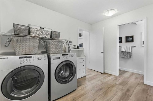 100 Hillcrest Boulevard, Strathmore, AB - Indoor Photo Showing Laundry Room