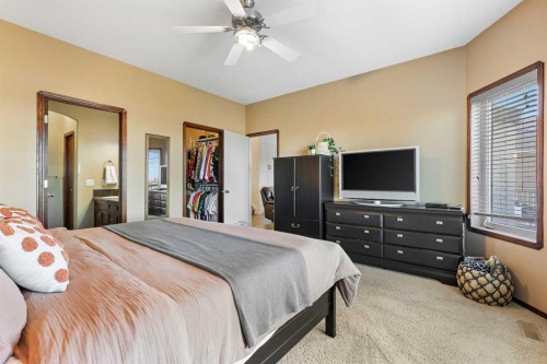 100 Hillcrest Boulevard, Strathmore, AB - Indoor Photo Showing Bedroom