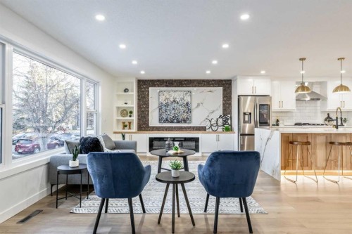 439 Woodland Crescent Se, Calgary, AB - Indoor