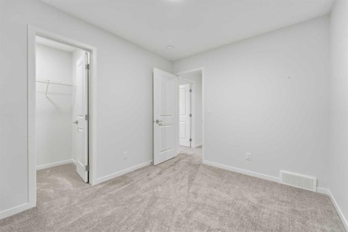 428 Tekarra Drive Nw, Calgary, AB - Indoor Photo Showing Other Room