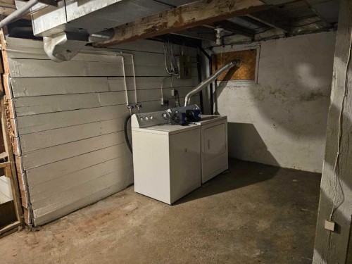 1522 11 Avenue Sw, Calgary, AB - Indoor Photo Showing Laundry Room