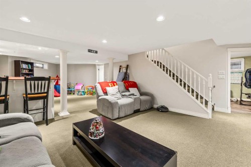 25 Mckinley Bay Se, Calgary, AB - Indoor