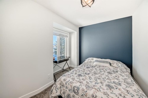 741 Sandringham Place Nw, Calgary, AB - Indoor Photo Showing Bedroom