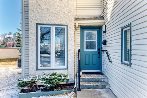 741 Sandringham Place Nw, Calgary, AB - Outdoor