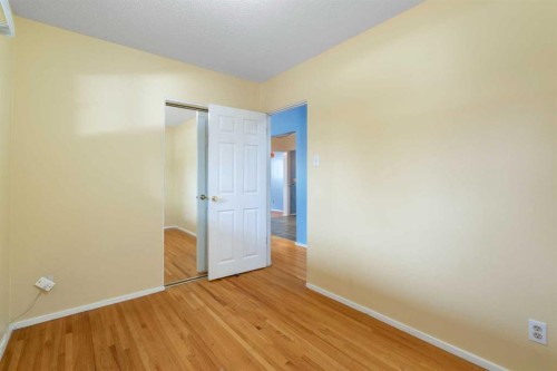 123 Glacier Drive Sw, Calgary, AB - Indoor Photo Showing Other Room