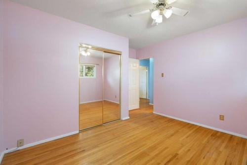 123 Glacier Drive Sw, Calgary, AB - Indoor Photo Showing Other Room