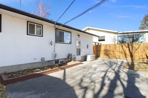 123 Glacier Drive Sw, Calgary, AB - Outdoor