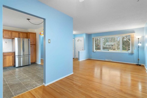 123 Glacier Drive Sw, Calgary, AB - Indoor