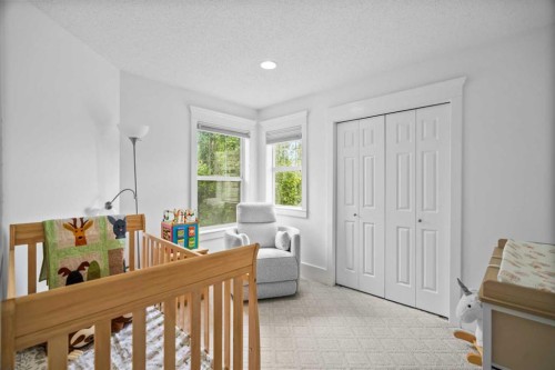 3111 39 Street Sw, Calgary, AB - Indoor Photo Showing Bedroom
