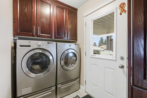 3943 Whitehorn Drive Ne, Calgary, AB - Indoor Photo Showing Laundry Room