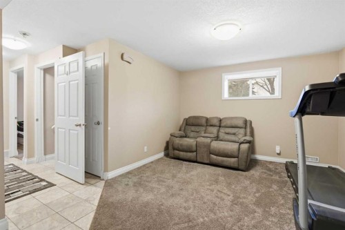3943 Whitehorn Drive Ne, Calgary, AB - Indoor Photo Showing Other Room