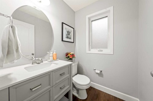 42 Tuscany Meadows Bay Nw, Calgary, AB - Indoor Photo Showing Bathroom