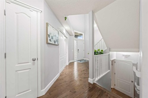 42 Tuscany Meadows Bay Nw, Calgary, AB - Indoor Photo Showing Other Room