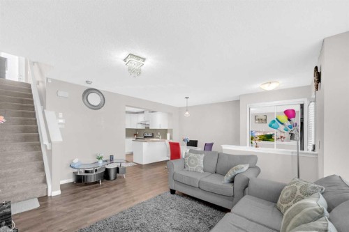 10767 Cityscape Drive Ne, Calgary, AB - Indoor Photo Showing Living Room