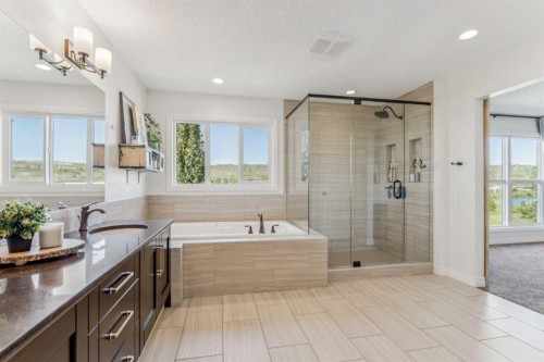 50 Riviera View, Cochrane, AB - Indoor Photo Showing Bathroom