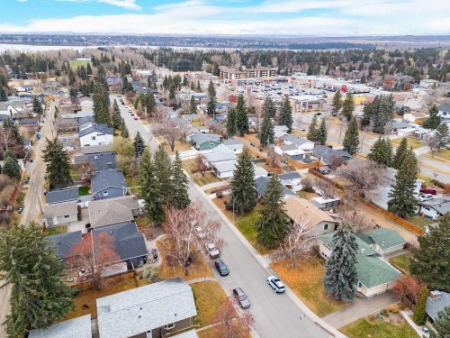 6407 Lombardy Crescent Sw, Calgary, AB - Outdoor With View