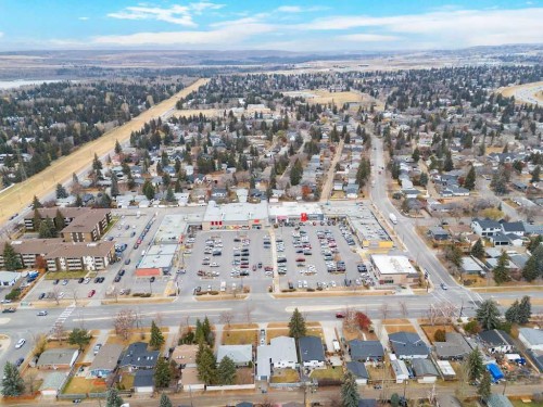 6407 Lombardy Crescent Sw, Calgary, AB - Outdoor With View
