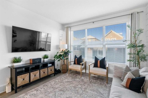 950 Mahogany Boulevard Se, Calgary, AB - Indoor Photo Showing Other Room