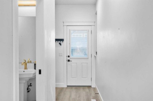 950 Mahogany Boulevard Se, Calgary, AB - Indoor Photo Showing Other Room