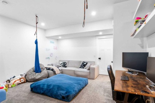 950 Mahogany Boulevard Se, Calgary, AB - Indoor