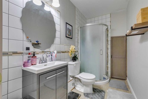 228 Sage Bluff Drive Nw, Calgary, AB - Indoor Photo Showing Bathroom