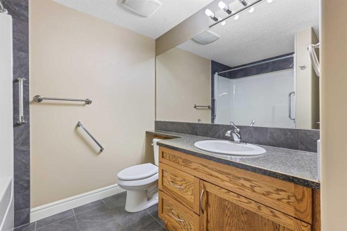 1243-2330 Fish Creek Boulevard Sw, Calgary, AB - Indoor Photo Showing Bathroom