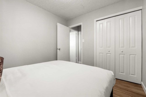 101-313 20 Avenue Sw, Calgary, AB - Indoor Photo Showing Bedroom