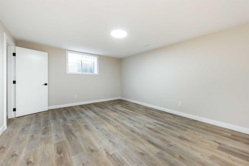 1736 41 Street Ne, Calgary, AB - Indoor Photo Showing Other Room