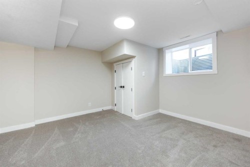 1736 41 Street Ne, Calgary, AB - Indoor Photo Showing Other Room