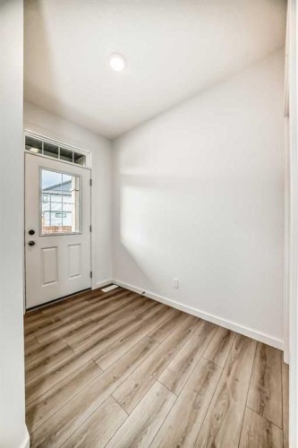 12 Starling Place Nw, Calgary, AB - Indoor Photo Showing Other Room