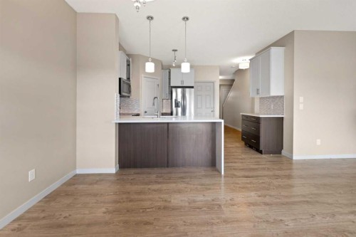 81 Copperpond Landing Se, Calgary, AB - Indoor Photo Showing Kitchen
