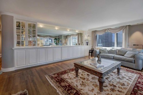 1102D-500 Eau Claire Avenue Sw, Calgary, AB - Indoor Photo Showing Living Room