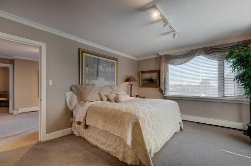 1102D-500 Eau Claire Avenue Sw, Calgary, AB - Indoor Photo Showing Bedroom