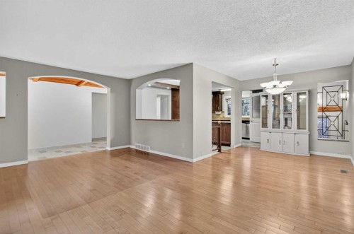 5020 Nemiskam Road Nw, Calgary, AB - Indoor Photo Showing Other Room