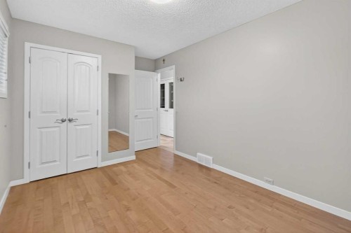 5020 Nemiskam Road Nw, Calgary, AB - Indoor Photo Showing Other Room