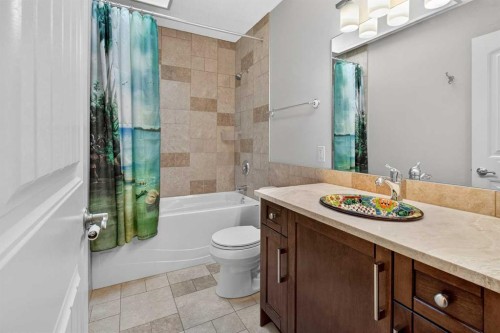5020 Nemiskam Road Nw, Calgary, AB - Indoor Photo Showing Bathroom