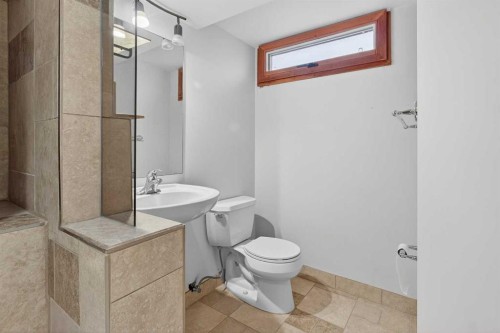 5020 Nemiskam Road Nw, Calgary, AB - Indoor Photo Showing Bathroom