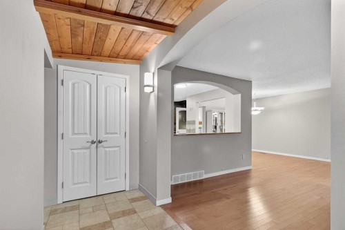 5020 Nemiskam Road Nw, Calgary, AB - Indoor Photo Showing Other Room