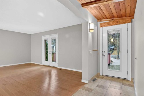 5020 Nemiskam Road Nw, Calgary, AB - Indoor Photo Showing Other Room