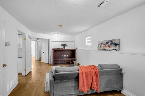 57 Martinview Crescent Ne, Calgary, AB - Indoor Photo Showing Living Room