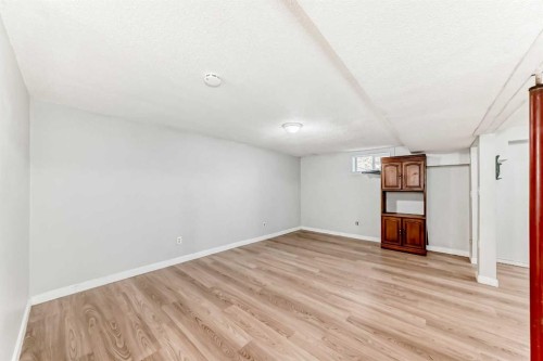 146 Dovertree Place Se, Calgary, AB - Indoor Photo Showing Other Room