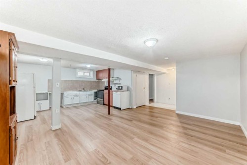 146 Dovertree Place Se, Calgary, AB - Indoor
