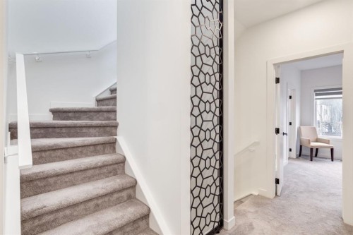 5016 17 Street Sw, Calgary, AB - Indoor Photo Showing Other Room